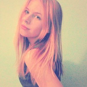 Profile Picture of Chloe Lewin (@chloe_lewin) on Myspace