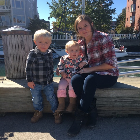 Profile Picture of Sterling Weese (@sterlingjweese) on Poshmark