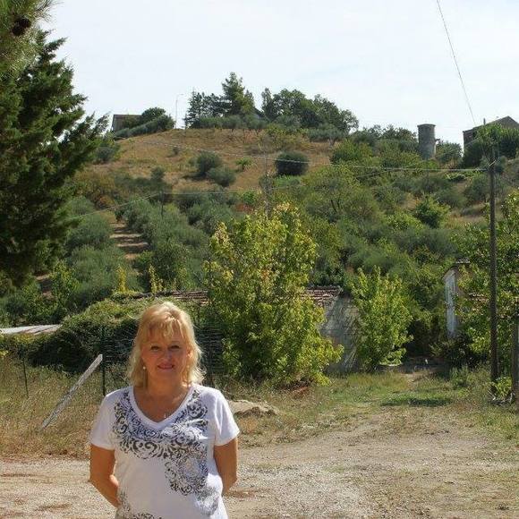 Profile Picture of Annmarie Rodano (@creativestyles) on Poshmark