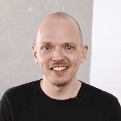 Profile Picture of Robin Barker (@robinfromcamhs) on Twitter