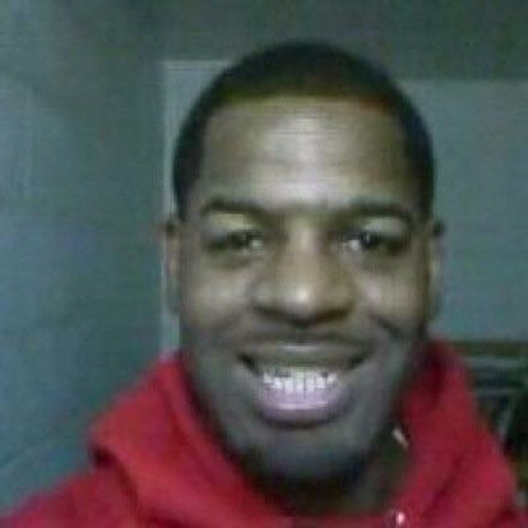 Profile Picture of Mario Gordon (@lovelyboi) on Poshmark