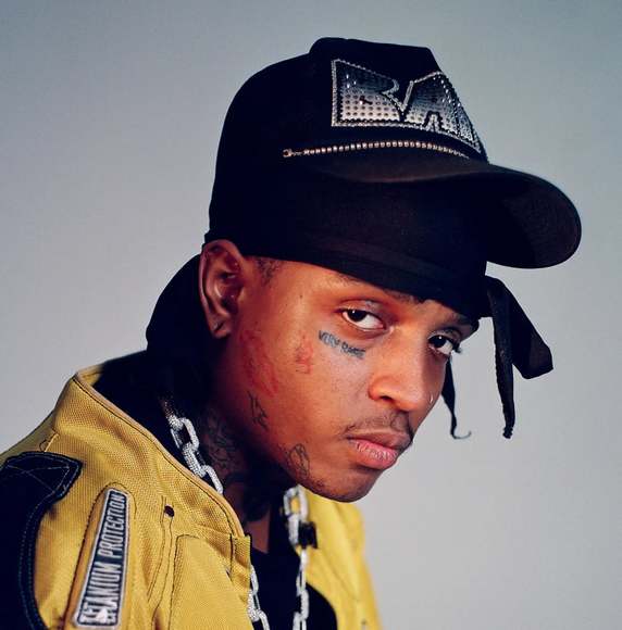 Profile Picture of Adrian Cerda (@ac453144) on Poshmark