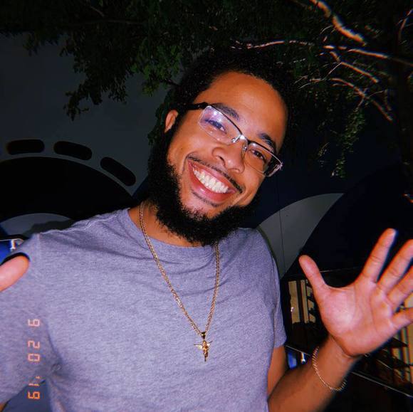 Profile Picture of Shawn Sims (@mrsims) on Poshmark