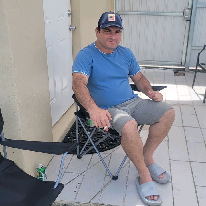 Profile Picture of Julio Sera (@juliosera15) on Tiktok