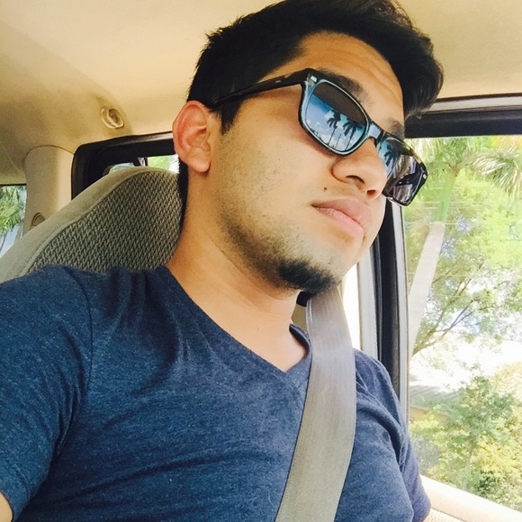 Profile Picture of Daniel Rivas (@da_chino) on Poshmark