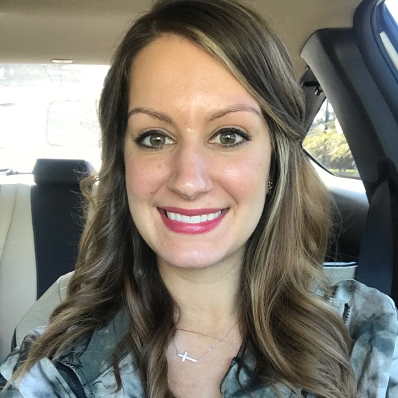 Profile Picture of Brittany Giger (@brittanygiger) on Poshmark