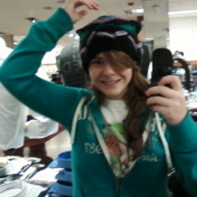 Profile Picture of Maggie Decker (@maggied2A) on Twitter
