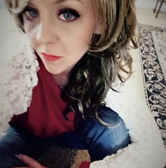 Profile Picture of Jessica jo England (@j_england) on Poshmark