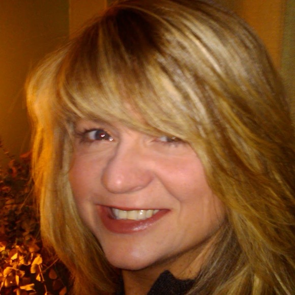 Profile Picture of Dawn Botting (@dbnydb) on Poshmark