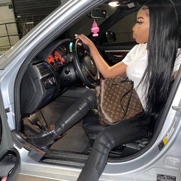 Profile Picture of Jasmine Lì (@missmalibu) on Poshmark