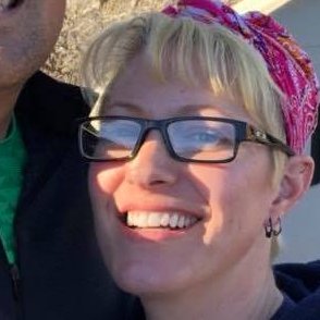 Profile Picture of Angie PappleJohnston (@Right_Writer) on Twitter