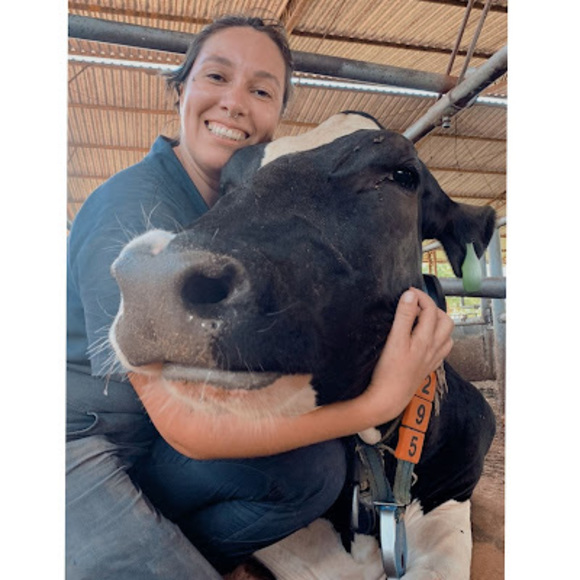 Profile Picture of Marieli Kohlmann (@marieli_k) on Poshmark