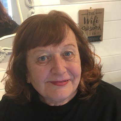 Profile Picture of Julia  Barber (@JuliaBarber1) on Twitter