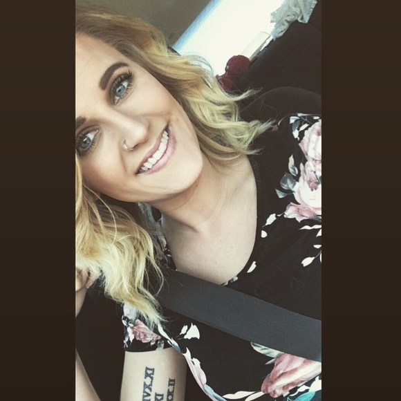 Profile Picture of Jordan Berends (@jordynnberends) on Poshmark