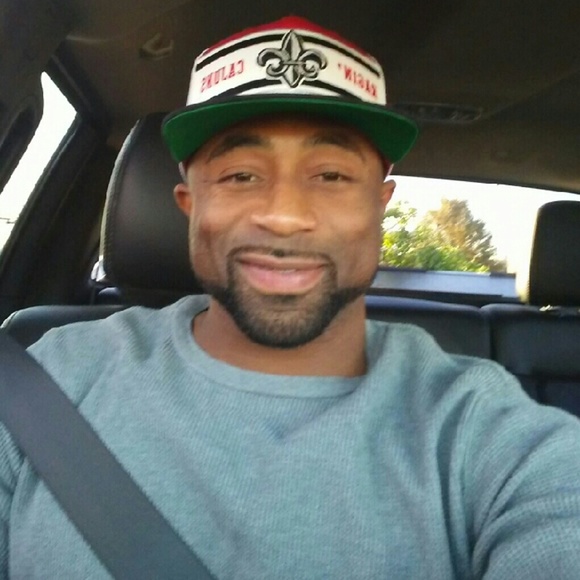 Profile Picture of Derrick Clay (@booman77) on Poshmark