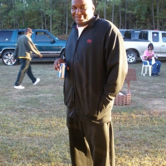 Profile Picture of John Mays (@johnmays) on Poshmark