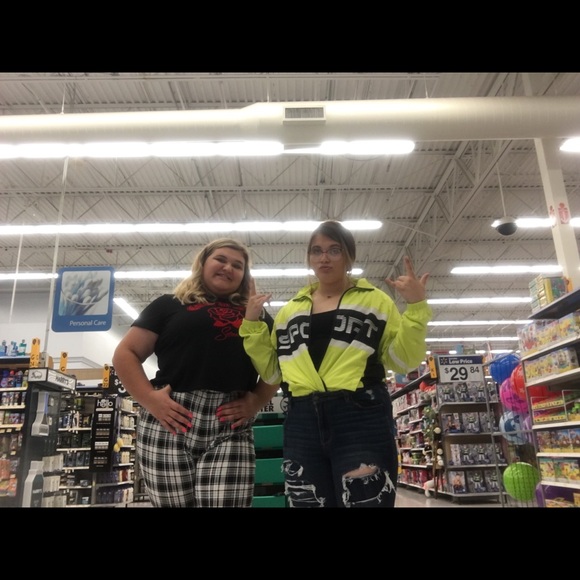 Profile Picture of Katey Prine (@katey1230) on Poshmark