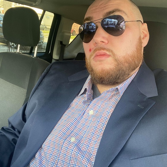 Profile Picture of John Richard (@serpnt142) on Poshmark