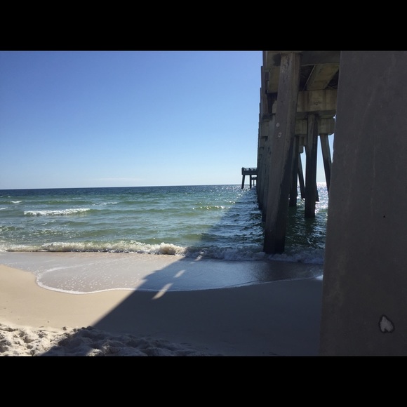 Profile Picture of Alexis Pueschel (@lexip98) on Poshmark