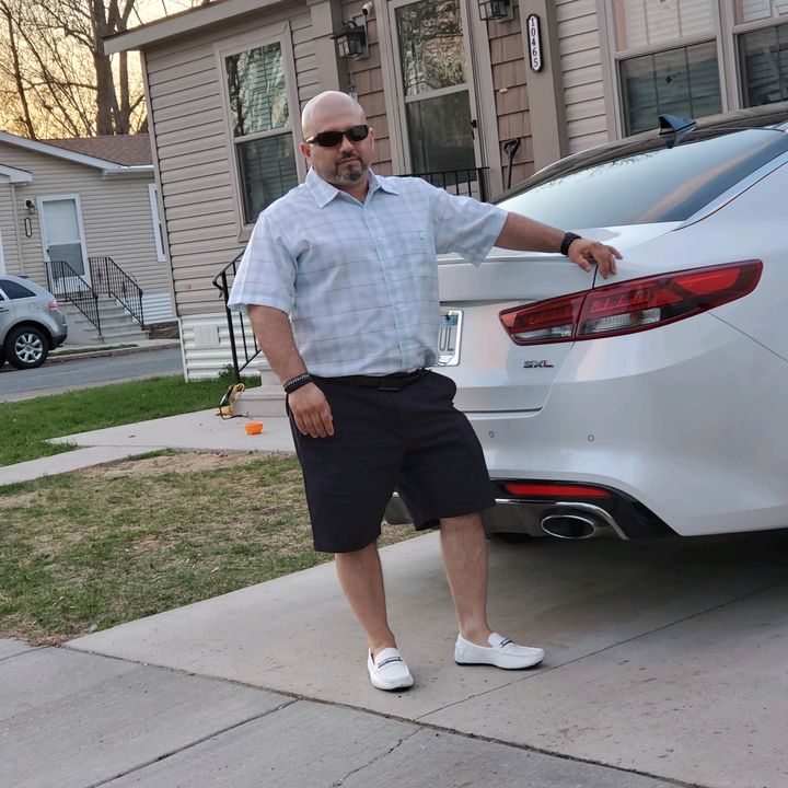 Profile Picture of Roberto Navarrette (@robertonavarrette0) on Tiktok