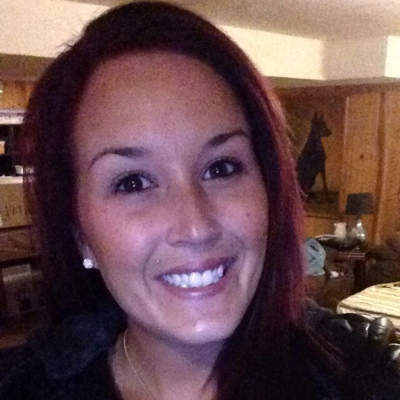 Profile Picture of Shannon Wojtkiewicz (@shan_nin) on Poshmark