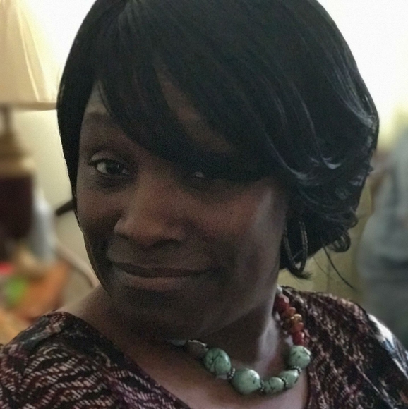 Profile Picture of Stacy Heck (@sdmheck) on Poshmark