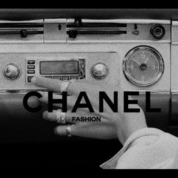 Profile Picture of Mary Menza (@lilmary24) on Poshmark