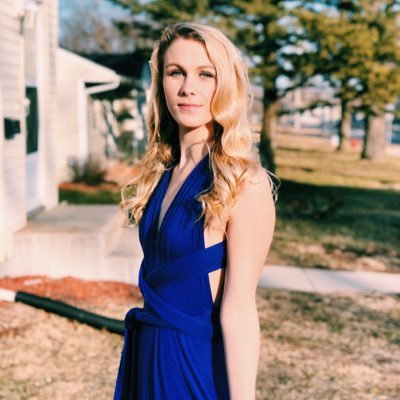 Profile Picture of Anna Bauer (@AnnaMarieBauer) on Twitter