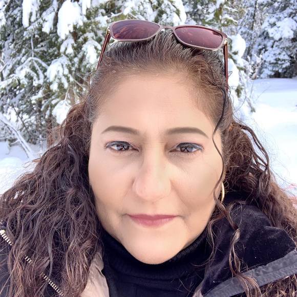 Profile Picture of Juana Bellido (@juanitabellido) on Poshmark