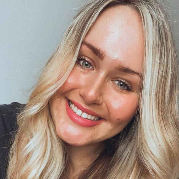 Profile Picture of Bernadett Kasza (@bernadettkasza) on Poshmark