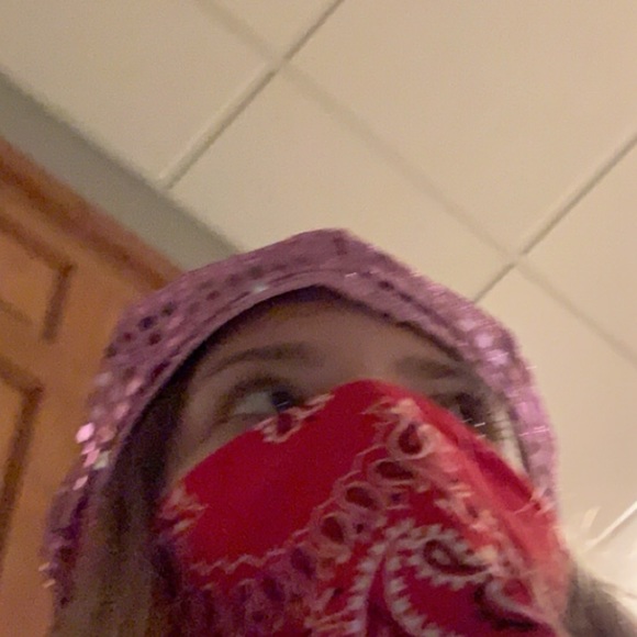 Profile Picture of Tia Manthe (@tiamanthe) on Poshmark