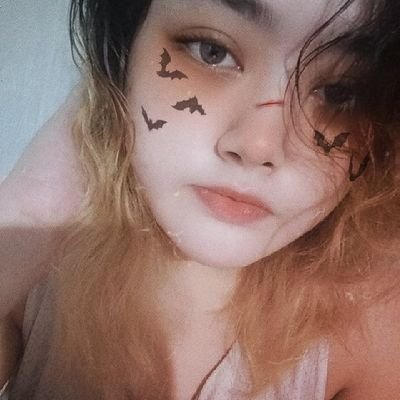 Profile Picture of Veronica Anne Crosbyon Twitter