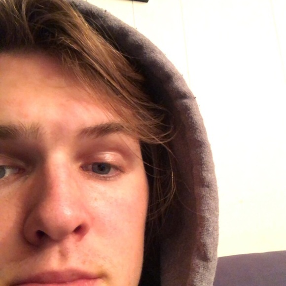 Profile Picture of Alexander Robertson (@alexanderrob858) on Poshmark