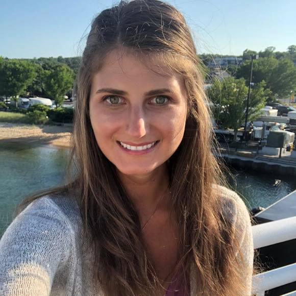 Profile Picture of Emma Chodos (@emma_chodos) on Poshmark