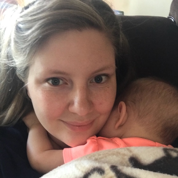 Profile Picture of Savannah Kerr (@skerr0516) on Poshmark