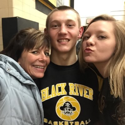 Profile Picture of Elaine Benson (@ebenson45) on Twitter