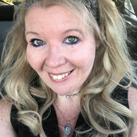 Profile Picture of Dawn Pennington (@g0ddessdawn) on Poshmark