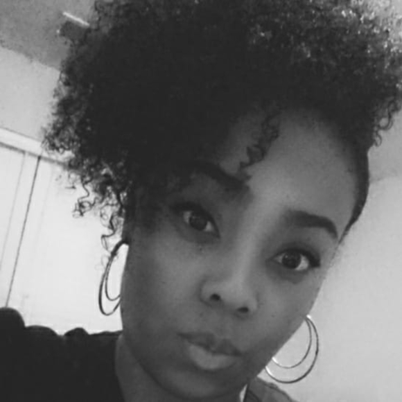 Profile Picture of Ashley Adderly (@adot2009) on Poshmark