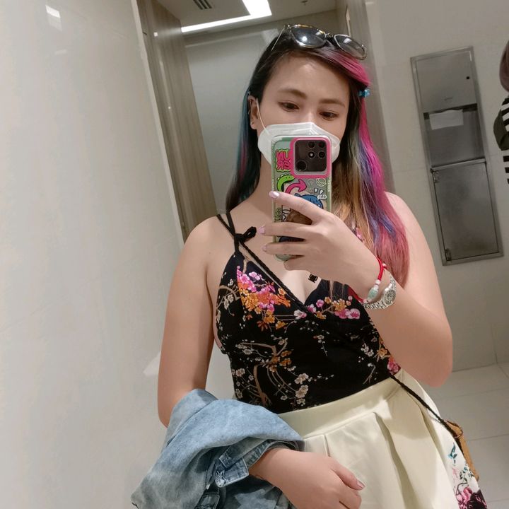 Profile Picture of Jessica Amor (@jesshellokitty) on Tiktok