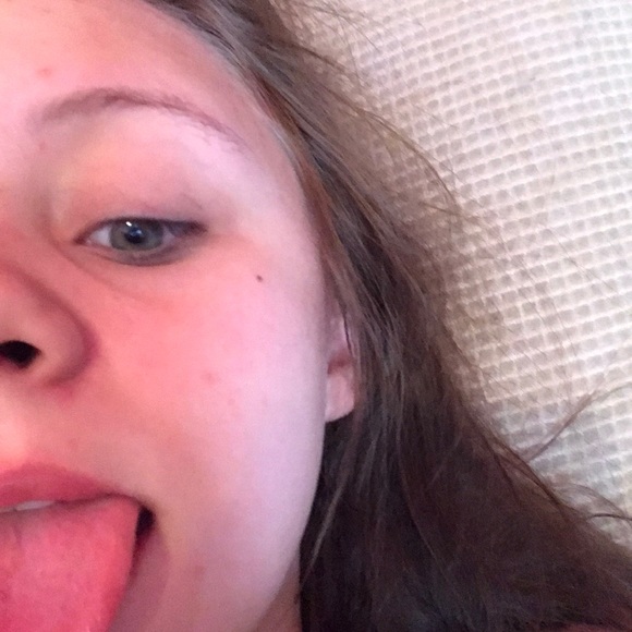Profile Picture of Kylee Hoyt (@kyleehoyttt) on Poshmark