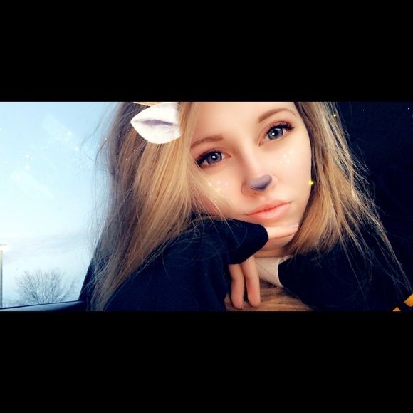 Profile Picture of Sophia Puricelli (@sophiapuricelli) on Poshmark
