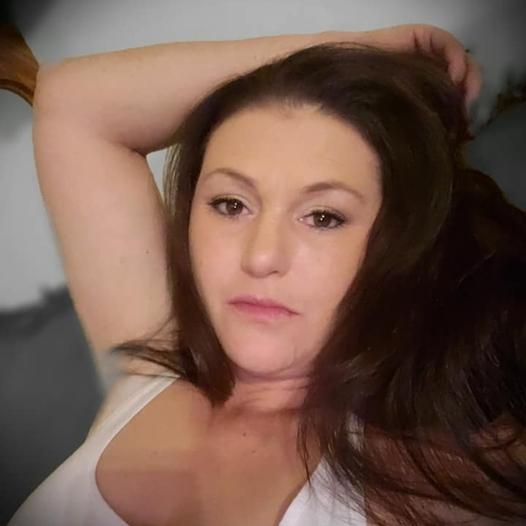 Profile Picture of Dawn Cottrell (@dawnopp) on Poshmark