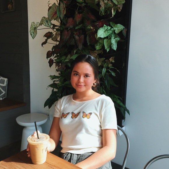 Profile Picture of Julia Jansen (@juliajans) on Poshmark