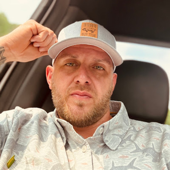 Profile Picture of Christopher Cannon (@cannon1609) on Poshmark