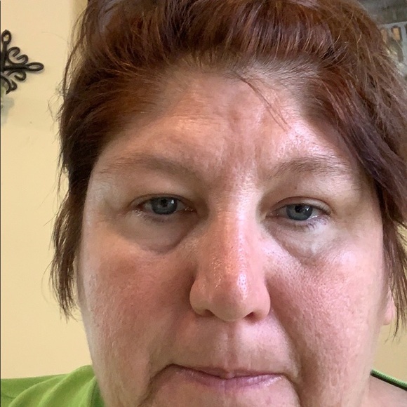 Profile Picture of Stacie Bates (@girlsmom0305) on Poshmark