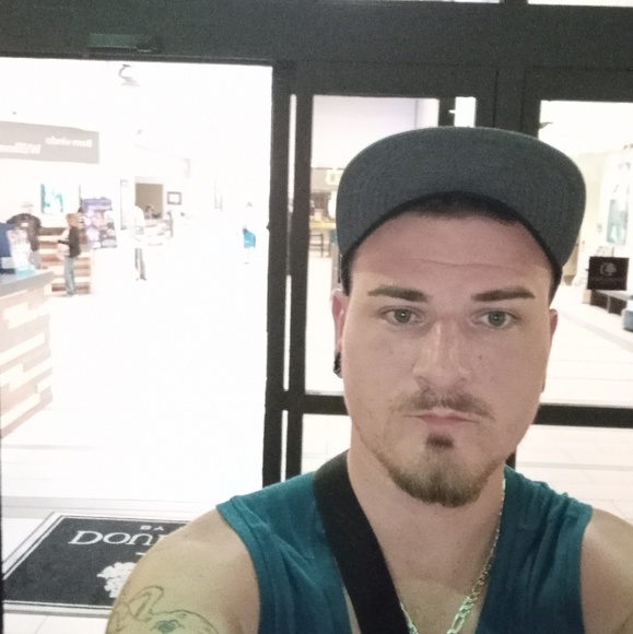 Profile Picture of Scott Berry (@wetjsb) on Poshmark