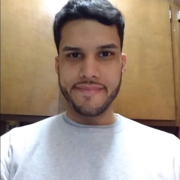 Profile Picture of Christopher Recio (@chrisrecio92) on Poshmark