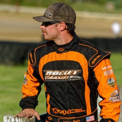 Profile Picture of Mike Reft (@_nineare) on Twitter