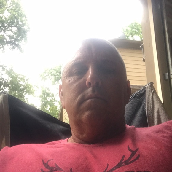 Profile Picture of Barry Brodersen (@barry_brodersen) on Poshmark