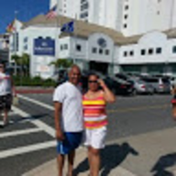 Profile Picture of Myrna Reyes (@mindydr67) on Poshmark